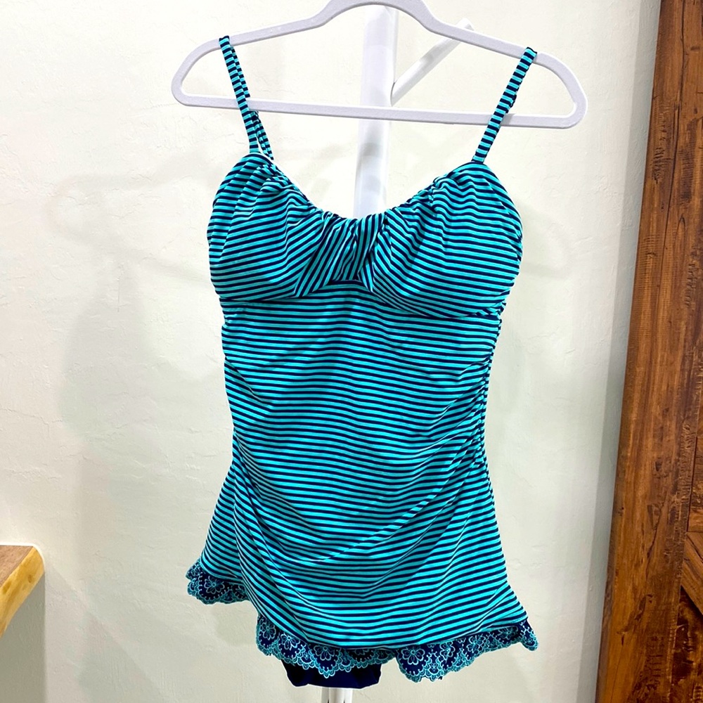 BEACH HOUSE SWIMWEAR BATHING SUIT. Striped
